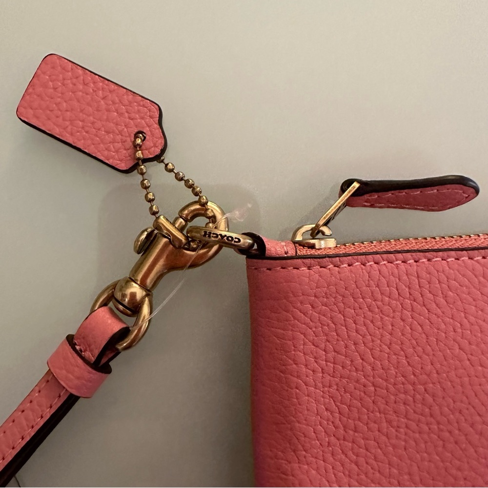 NWOT Coach Light Pink Leather Small Wristlet Pouch - Picture 4 of 8